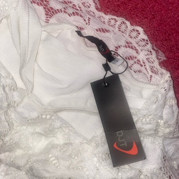 NWT lace top - Picture 4 of 5